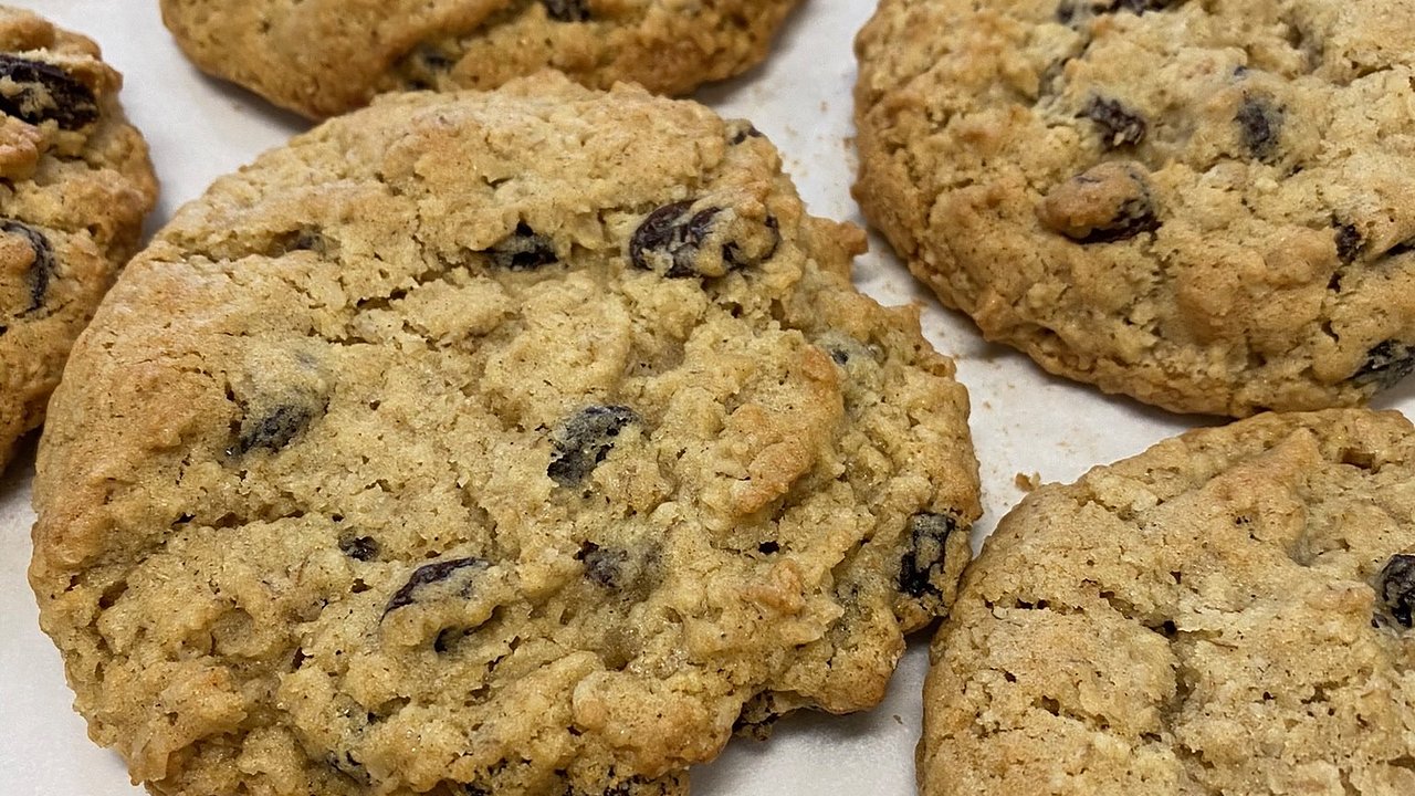 A tray of oatmeal raisin cookies